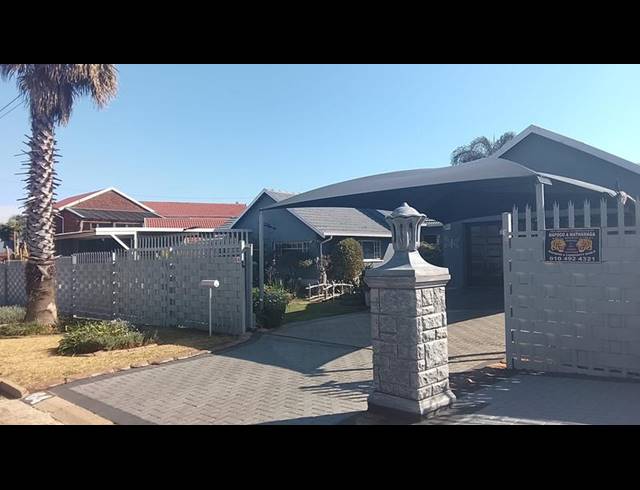 3 BEDROOM HOUSE FOR SALE IN GREENHILLS